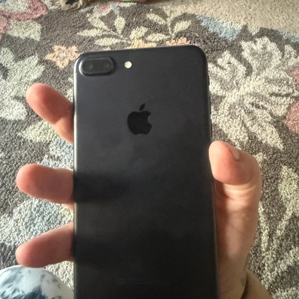 Apple Black Smartphone *READ DESCRIPTION*